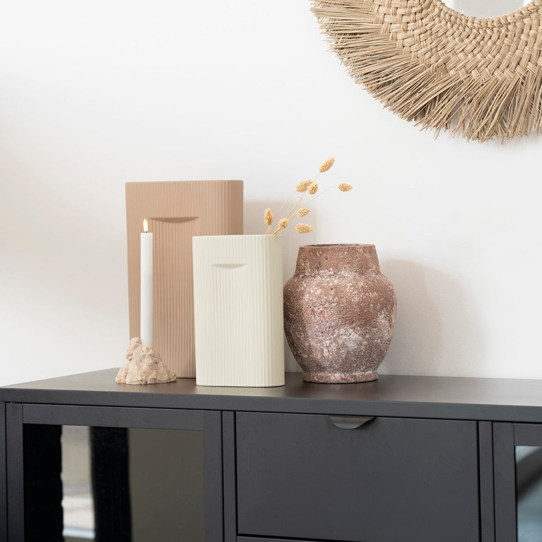 Vase en céramique brun texturé