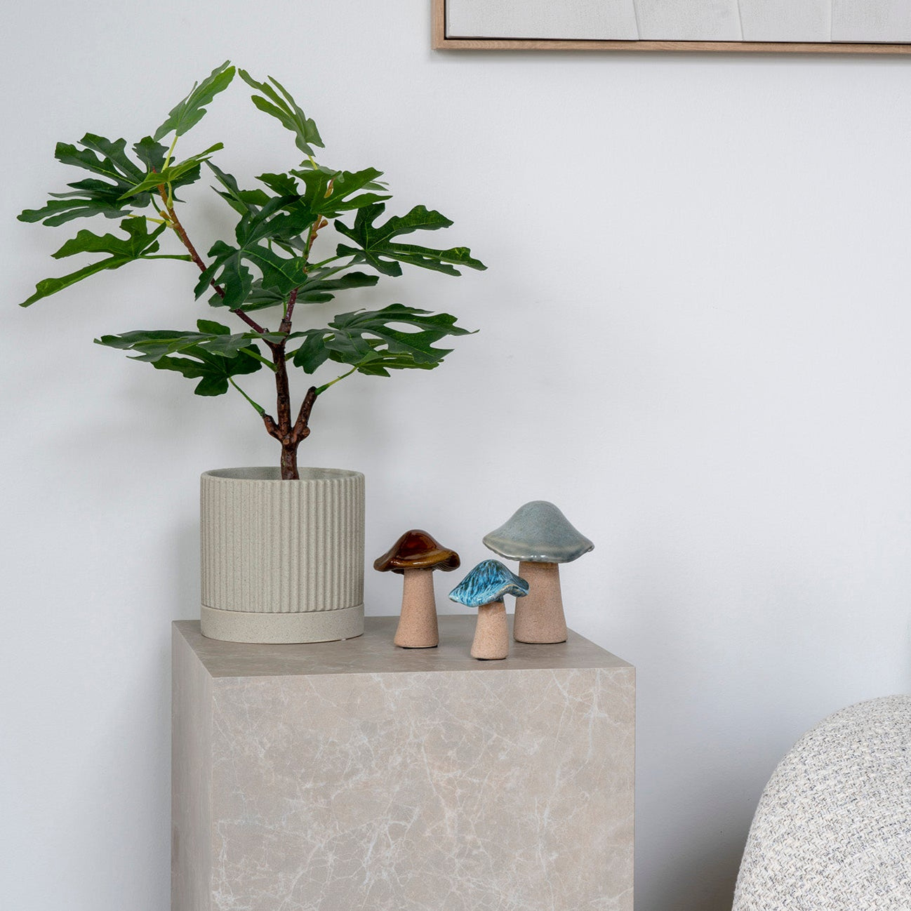 Decorative mushrooms in glazed ceramic