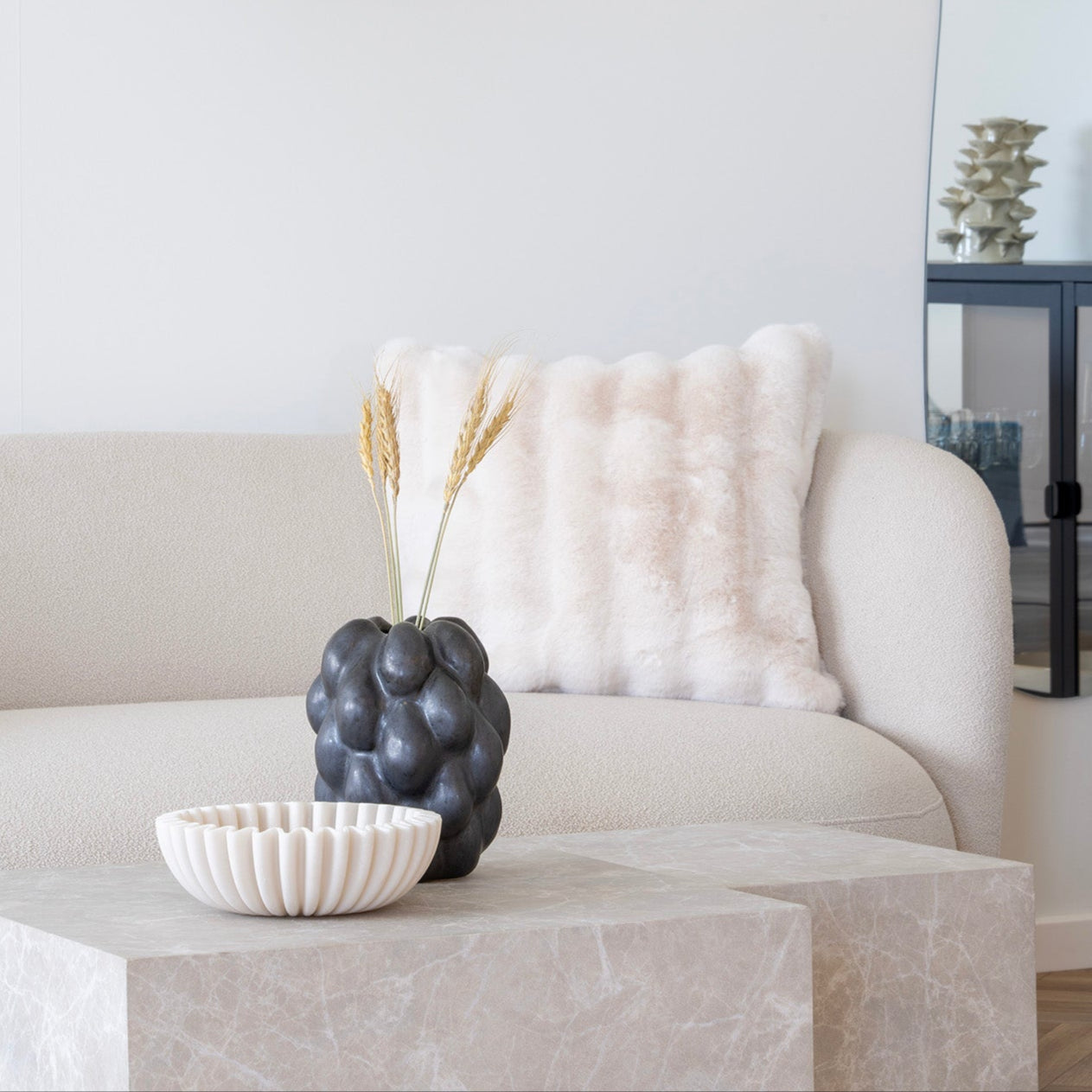 Bol décoratif en résine beige