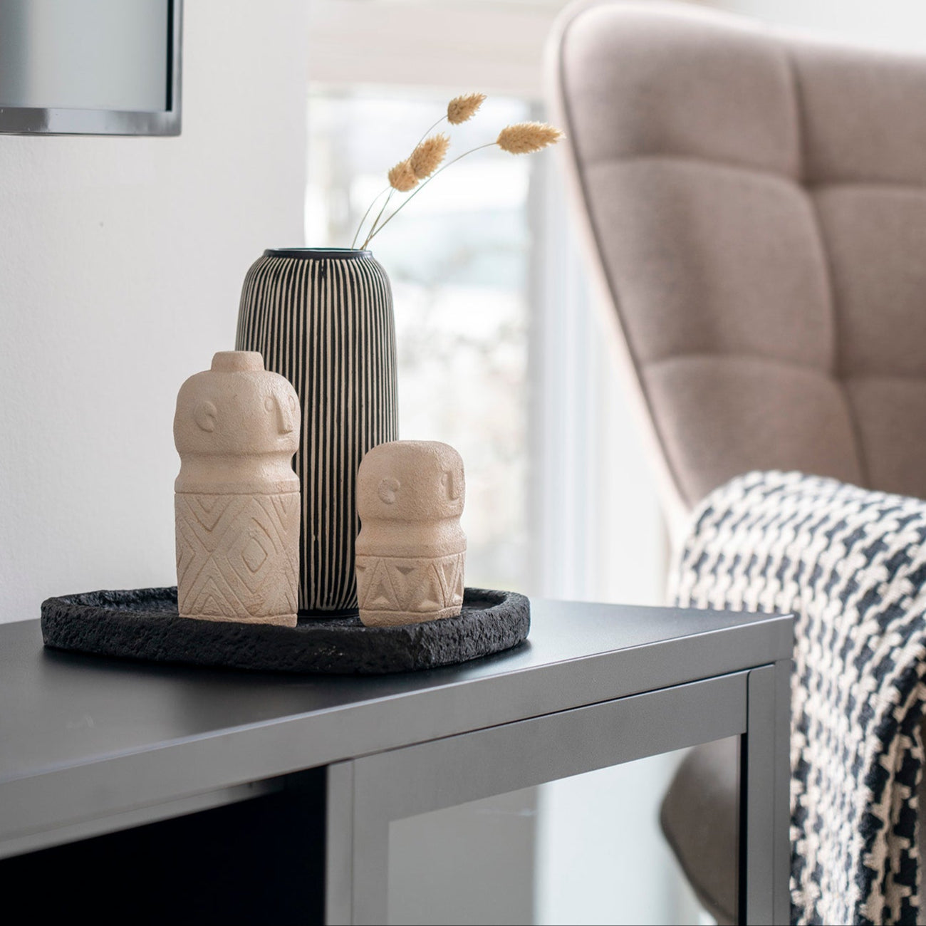 Plateau asymétrique en ciment noir