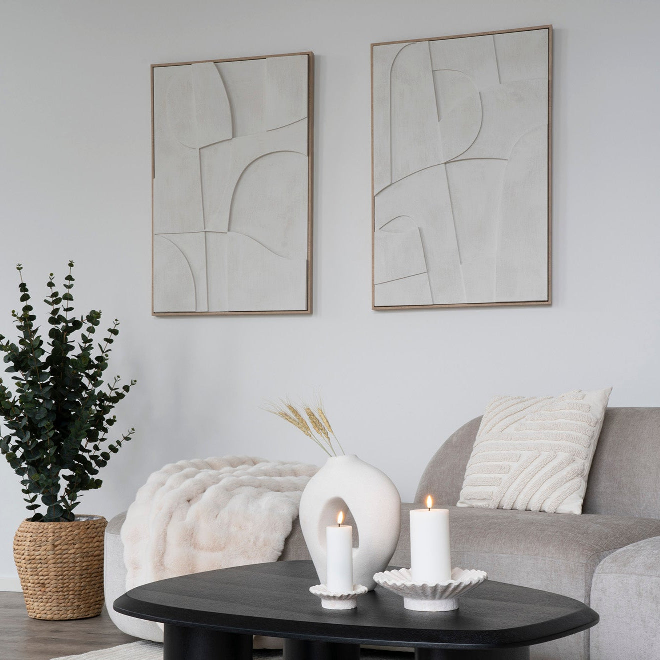 Madeline White Relief Wall Decoration No.1