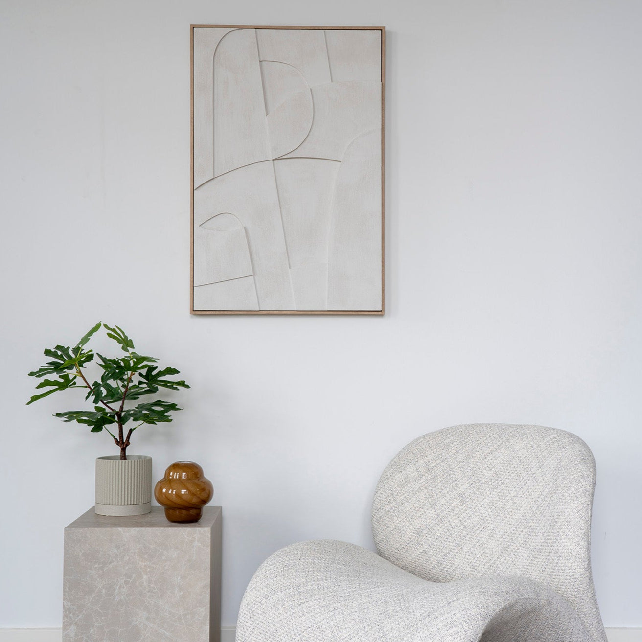 Madeline white relief wall decoration