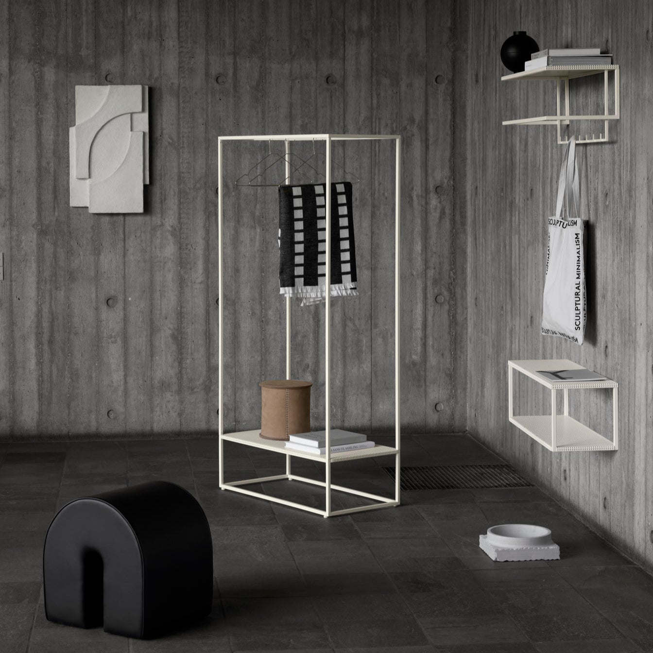 Sphère en bois en chêne noir