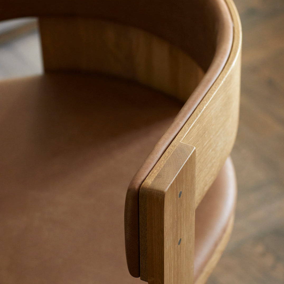 Chaise de salle à manger Collector en chêne et cuir cognac