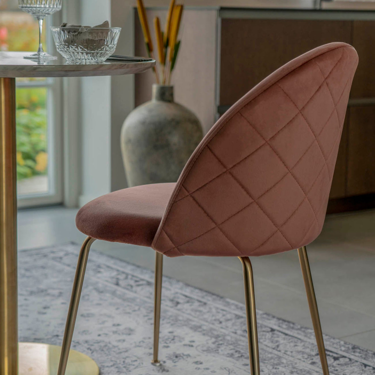 Chaise Geneve velours rose laiton