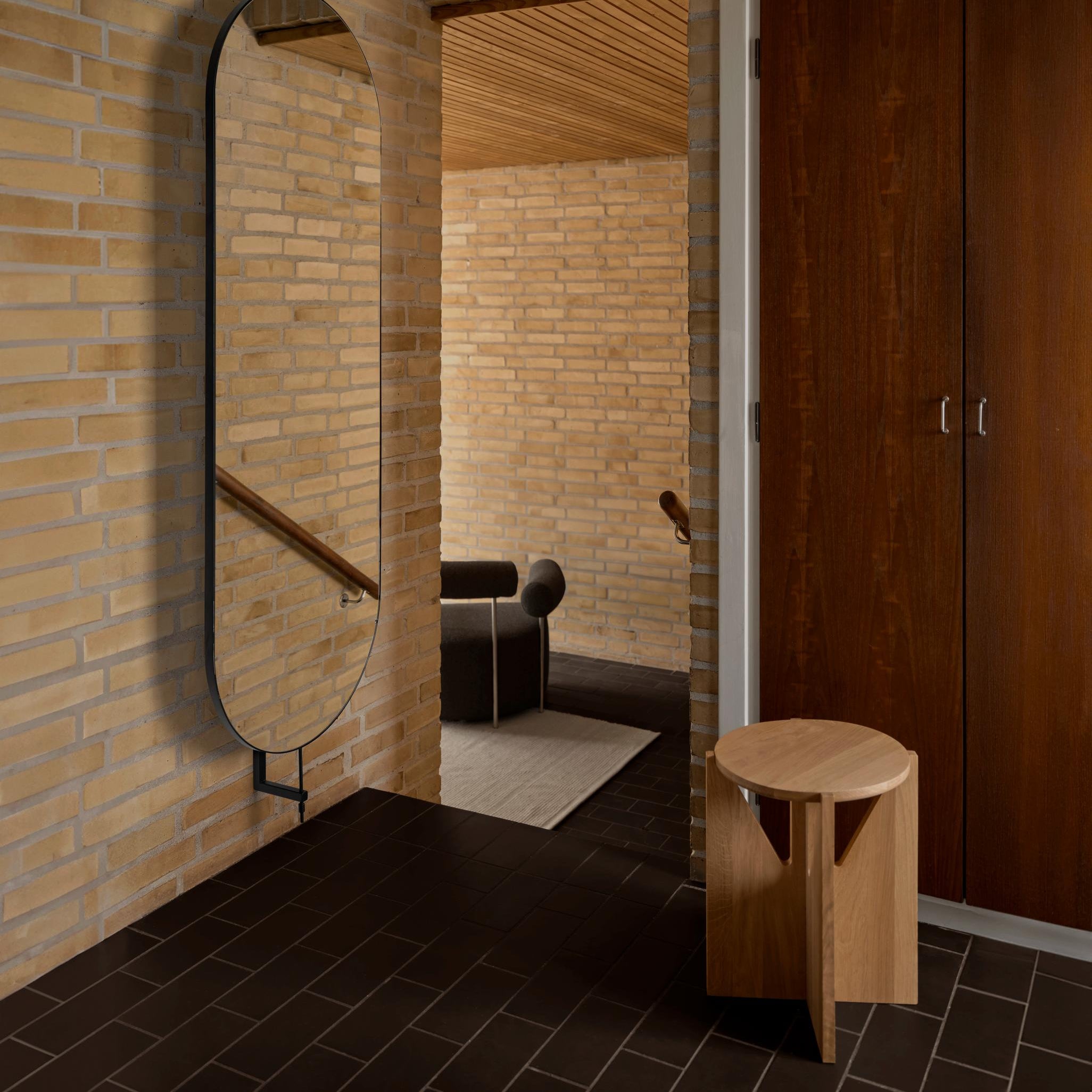 Tabouret Simple en chêne laqué