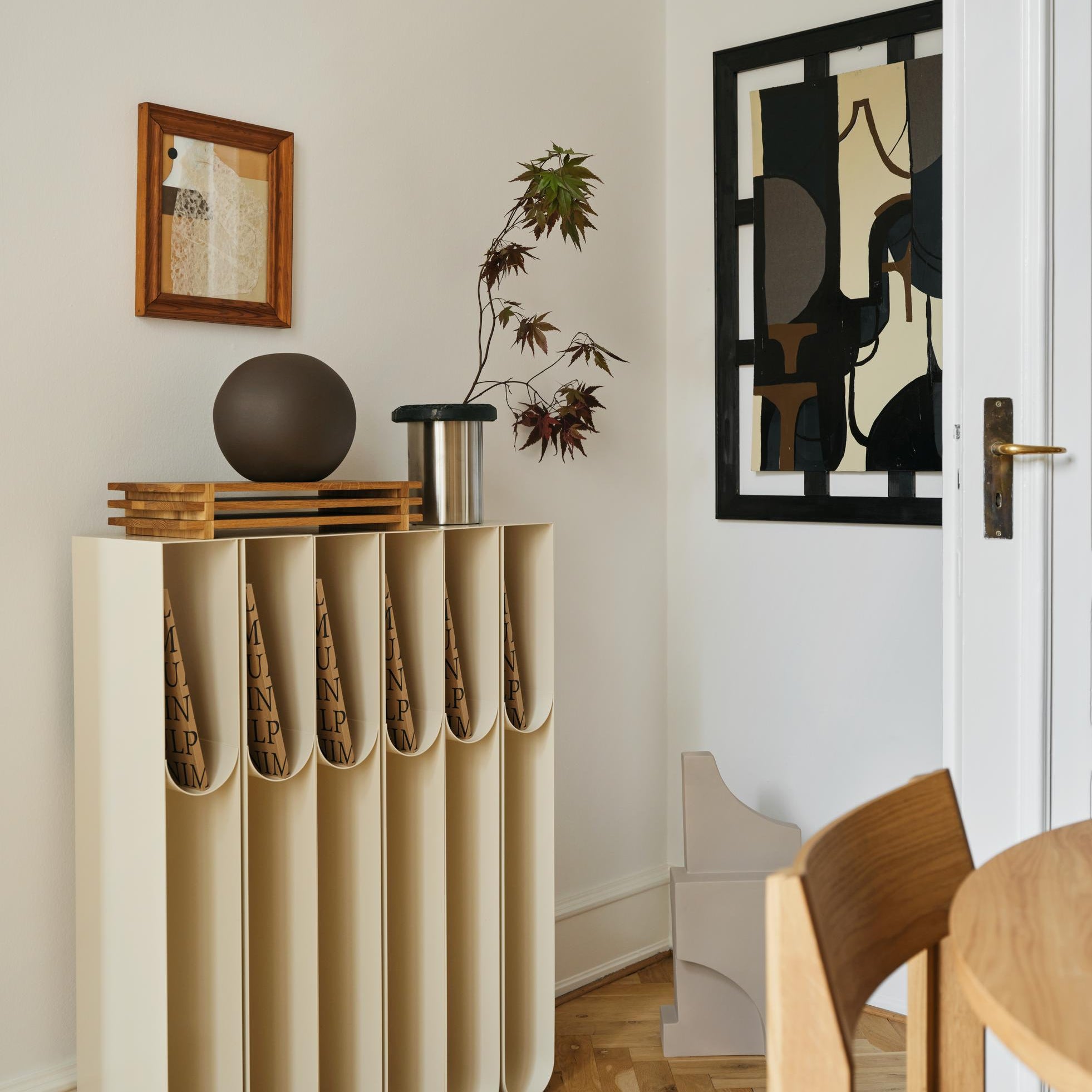Sculpture Globe M en terracotta brune